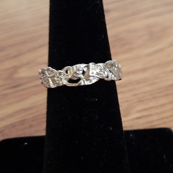 4/$12 NWOT Women's Size 6.5-7 Silver Floral Ring - Picture 7 of 9